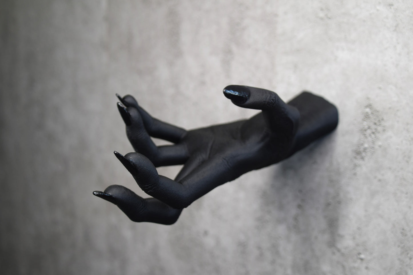 Witch Hand Wall Decor – Gothic Hand Sculpture Hook, Jewelry Display, Horror Wall Accent