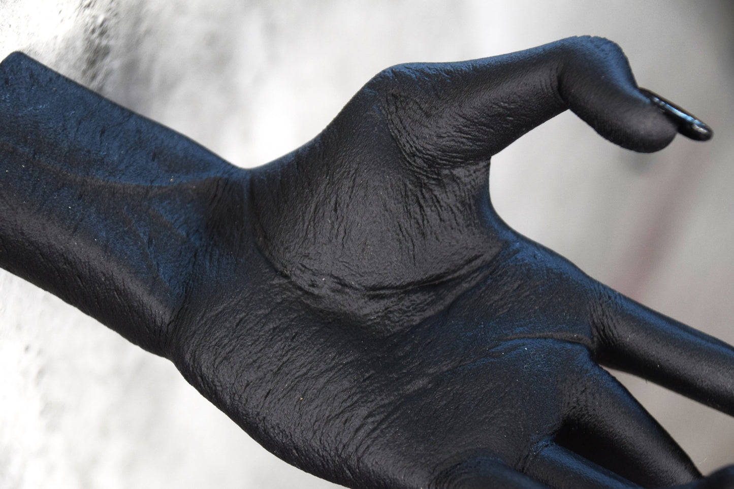 Witch Hand Wall Decor – Gothic Hand Sculpture Hook, Jewelry Display, Horror Wall Accent
