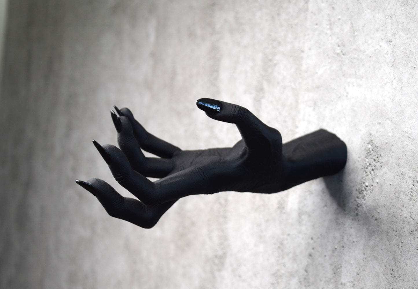 Witch Hand Wall Decor – Gothic Hand Sculpture Hook, Jewelry Display, Horror Wall Accent