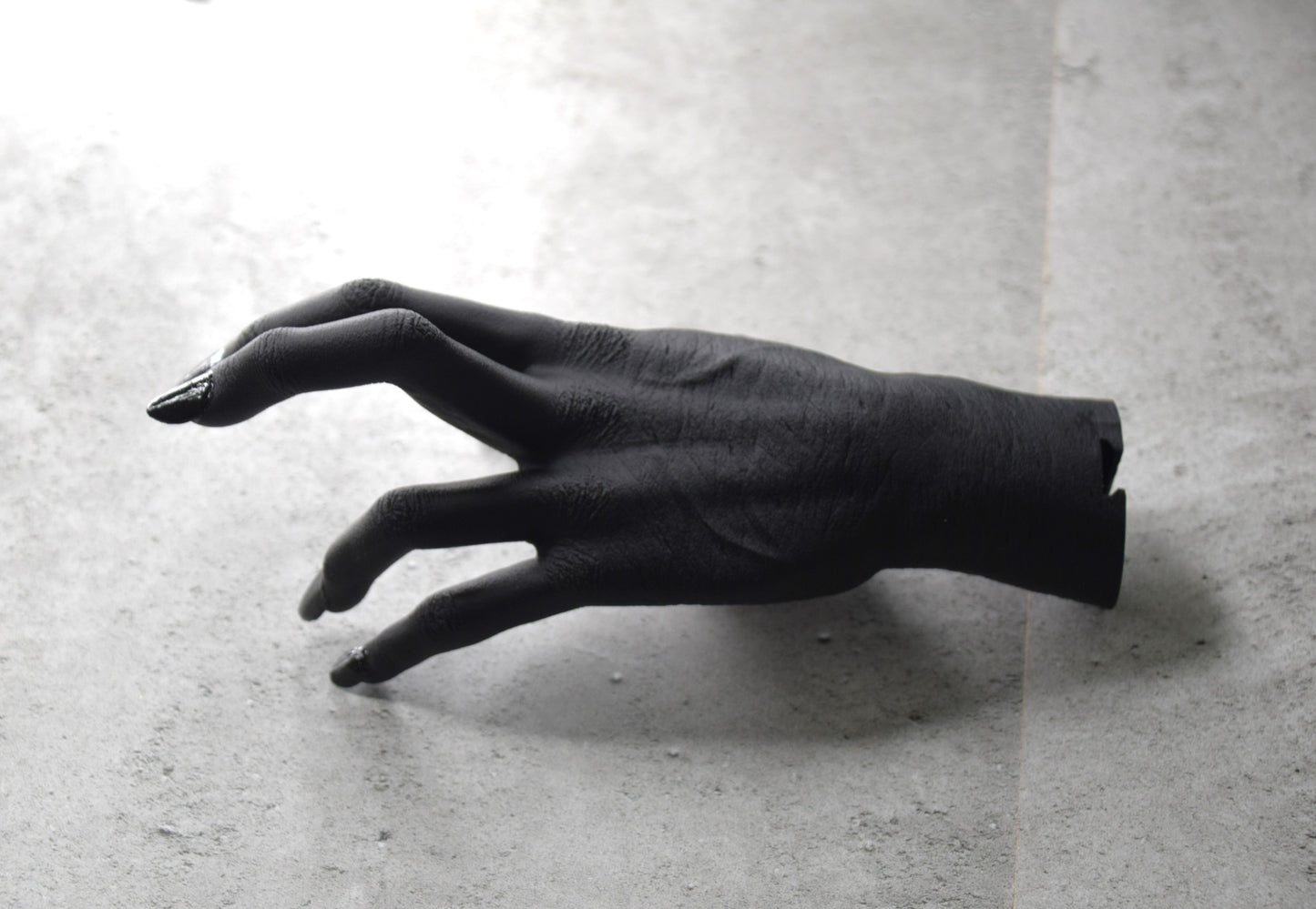 Witch Hand Wall Decor – Gothic Hand Sculpture Hook, Jewelry Display, Horror Wall Accent
