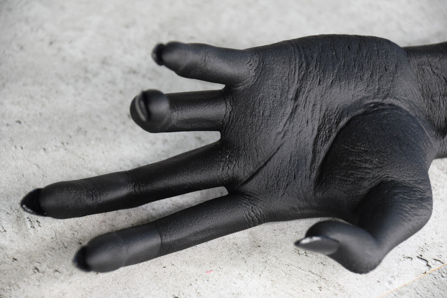 Witch Hand Wall Decor – Gothic Hand Sculpture Hook, Jewelry Display, Horror Wall Accent