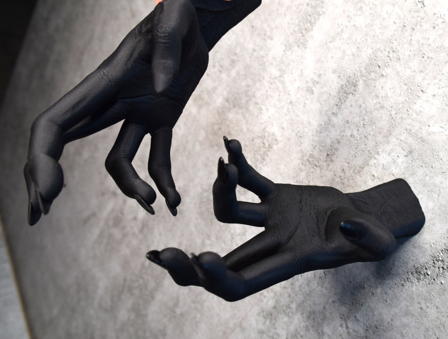 Witch Hand Wall Decor – Gothic Hand Sculpture Hook, Jewelry Display, Horror Wall Accent