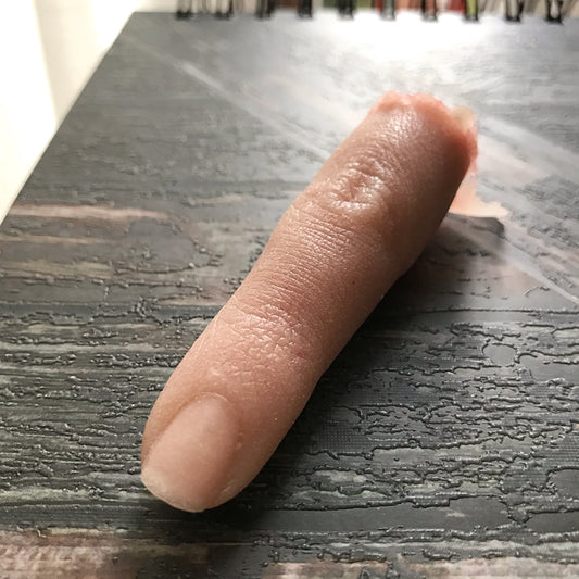 Severed Realistic Silicone Finger – Fake Body Part Prop for Horror, Halloween & SFX Makeup